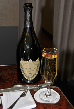 Emirates_First-Class-Dom_Perignon.jpg