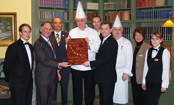 2007 Award-Hand-Out - Hradcany Restaurant