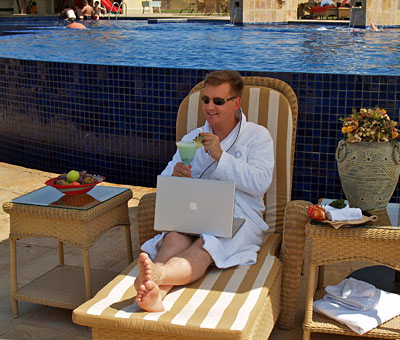Thorsten Buehrmann working at the Djibouti Palace Pool