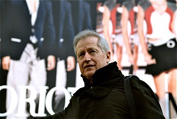 Bernd Deyerler - If looks could kill