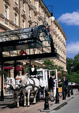 Grand Hotel Europe - Arrival