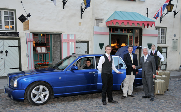 Schlossle - Arrival: GM Kay Peter Bischoff & Thorsten Buehrmann