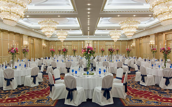 http://www.sevenstarsandstripes.com/content/magazine/theRitzCarltonMoscow/TheRitzCarltonMoscow-Ballroom.jpg