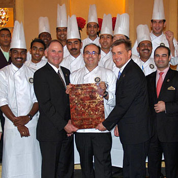 2007 Mezzaluna - Award-Hand-Out - Seven Stars And Stripes