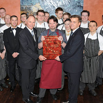 2008 VAU Restaurant - Award-Hand-Out