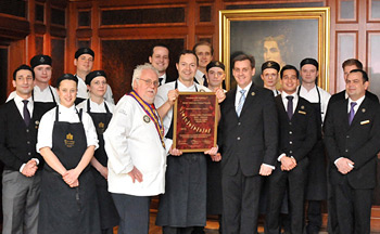 Lorenz Adlon Esszimmer - Seven Stars - Award